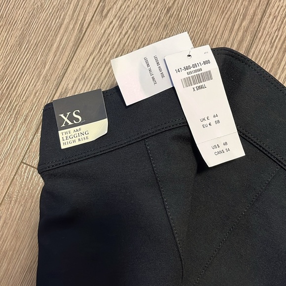 BNWT Abercrombie & Fitch women’s XS pants. - Picture 5 of 5